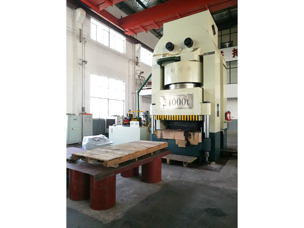 24000T板片油壓機(jī)(華東地區(qū)第一臺(tái))